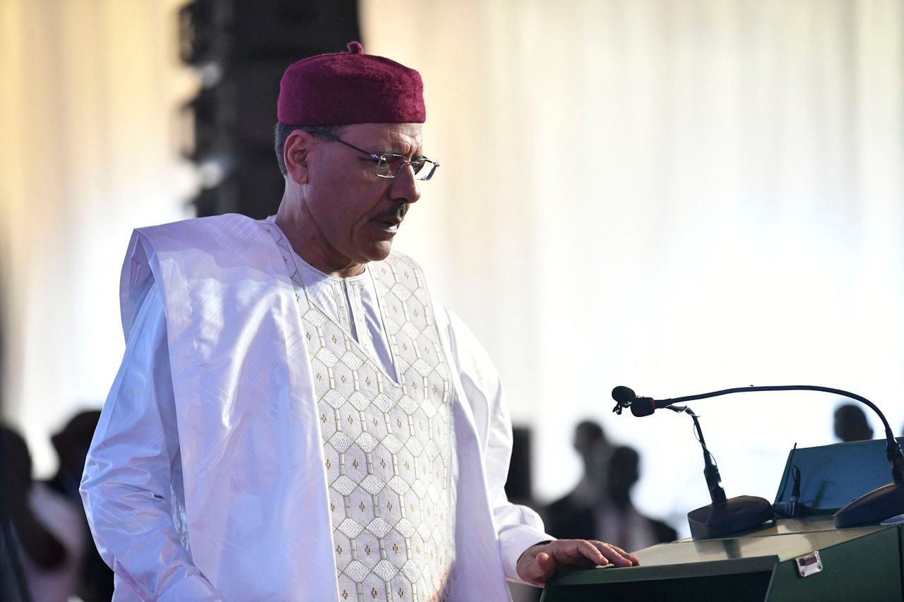El presidente de Níger, Mohamed Bazoum, cuando habló durante la inauguración de la refinería de petróleo y productos petroquímicos de Dangote en Lagos, el 22 de mayo de 2023.