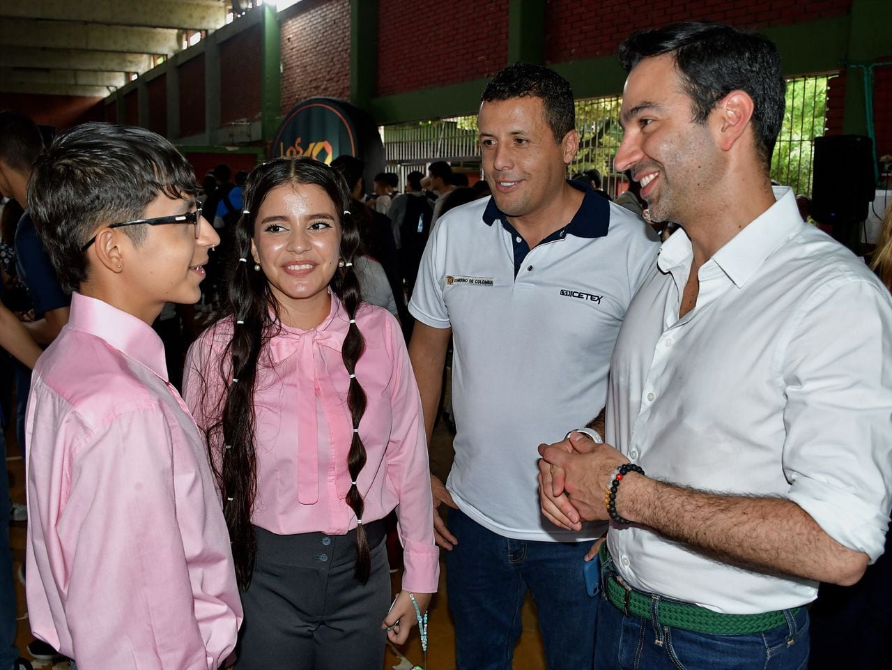 Feria de oportunidades del Icetex en Cali en el Colegio Inem con la presencia del presidente del Icetex Mauricio Toro.