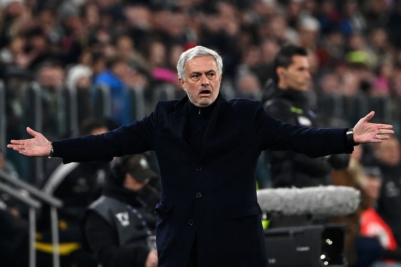 José Mourinho ya no es más el entrenador de la Roma