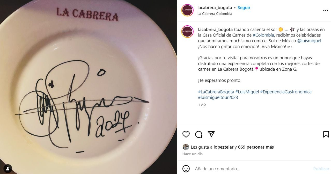 El cantante mexicano Luis Miguel estuvo visitando un reconocido restaurante de la ciudad de Bogotá y firmó uno de sus platos.