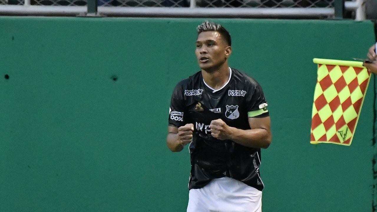 Teofilo Gutierrez of Cali celebrates after scoring the second goal of his team during match between Deportivo Cali and La Equidad for the date 13 as part of BetPlay DIMAYOR League II 2021 played at Deportivo Cali stadium in Palmira city.  Photo: VizzorImage / Gabriel Aponte / Staff