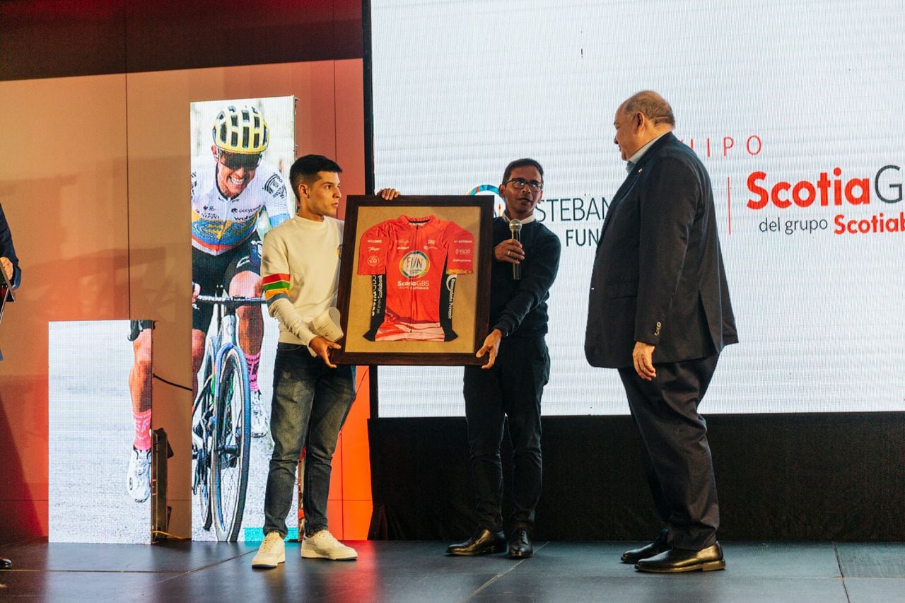 Fundación Esteban Chaves lanza su equipo oficial de ciclismo en alianza con Scotia GBS