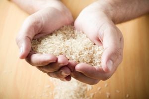 Los rituales con arroz son bastante comunes, pues en algunos países lo utilizan en fin de año como símbolo de prosperidad.
