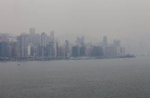 Imagen de la contaminación del aire en Hong Kong. Naciones Unidas alertó de la grave contaminación que afecta a todo el mundo y causa casi una de cada cuatro muertes.