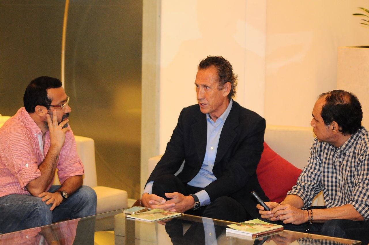Deporte: Entrevista  a Jorge Valdano, ex jugador de la selección de futbol de Argentina.