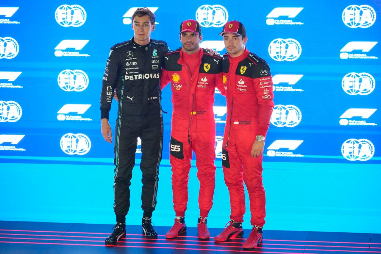 Carlos Sainz, George Russell y Charles Leclerc, el top 3 de salida en el GP de Singapur 2023