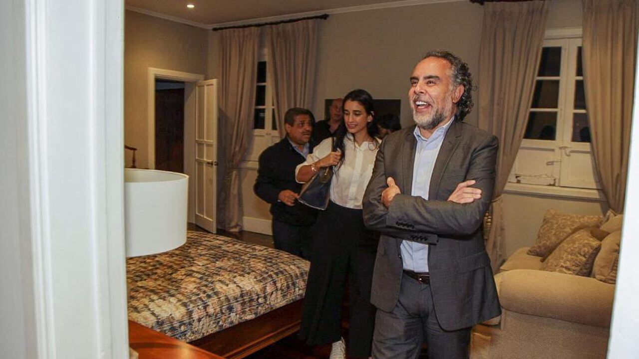 Armando Benedetti recorrió la sede de Colombia en Venezuela, su nuevo hogar.