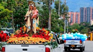 En Medellín ya se está llevando a cabo la celebración de la virgen del Carmen, en honor a la patrona de los transportadores.