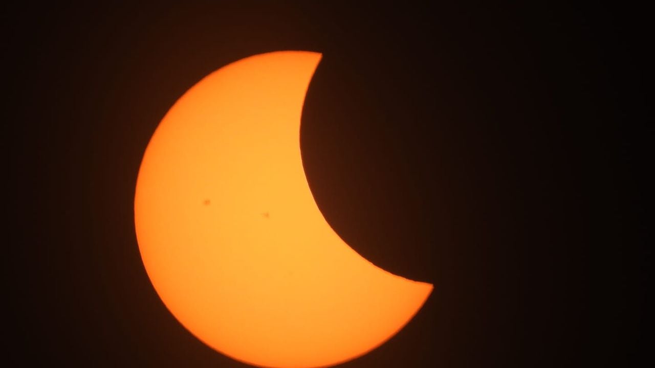 Así se vivió el eclipse solar en el desierto la Tatacoa, en el Huila. Foto Jorge Orozco, El País