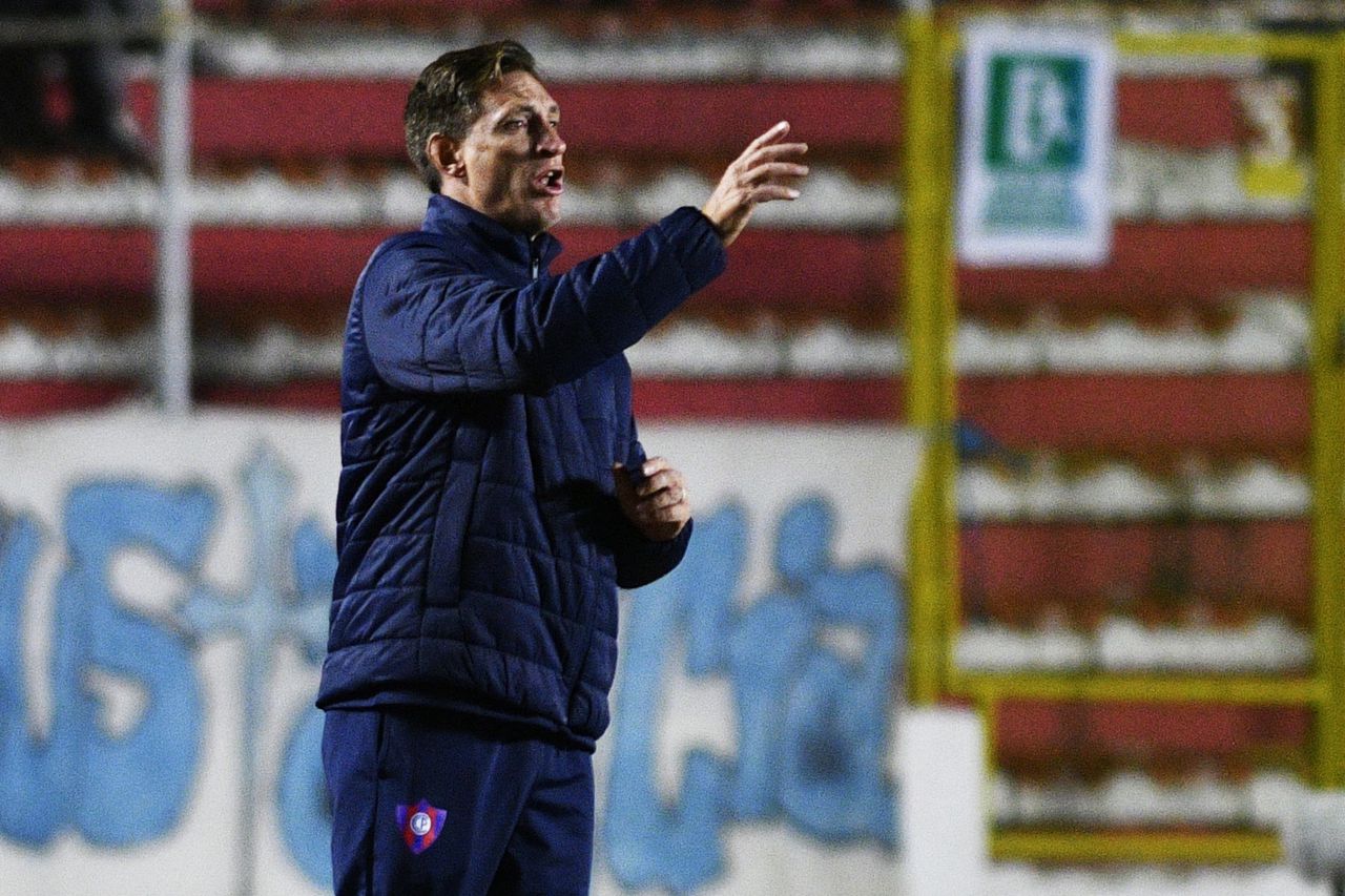 El argentino Facundo Sava dejó la dirección técnica de Cerro Porteño por los malos resultados.