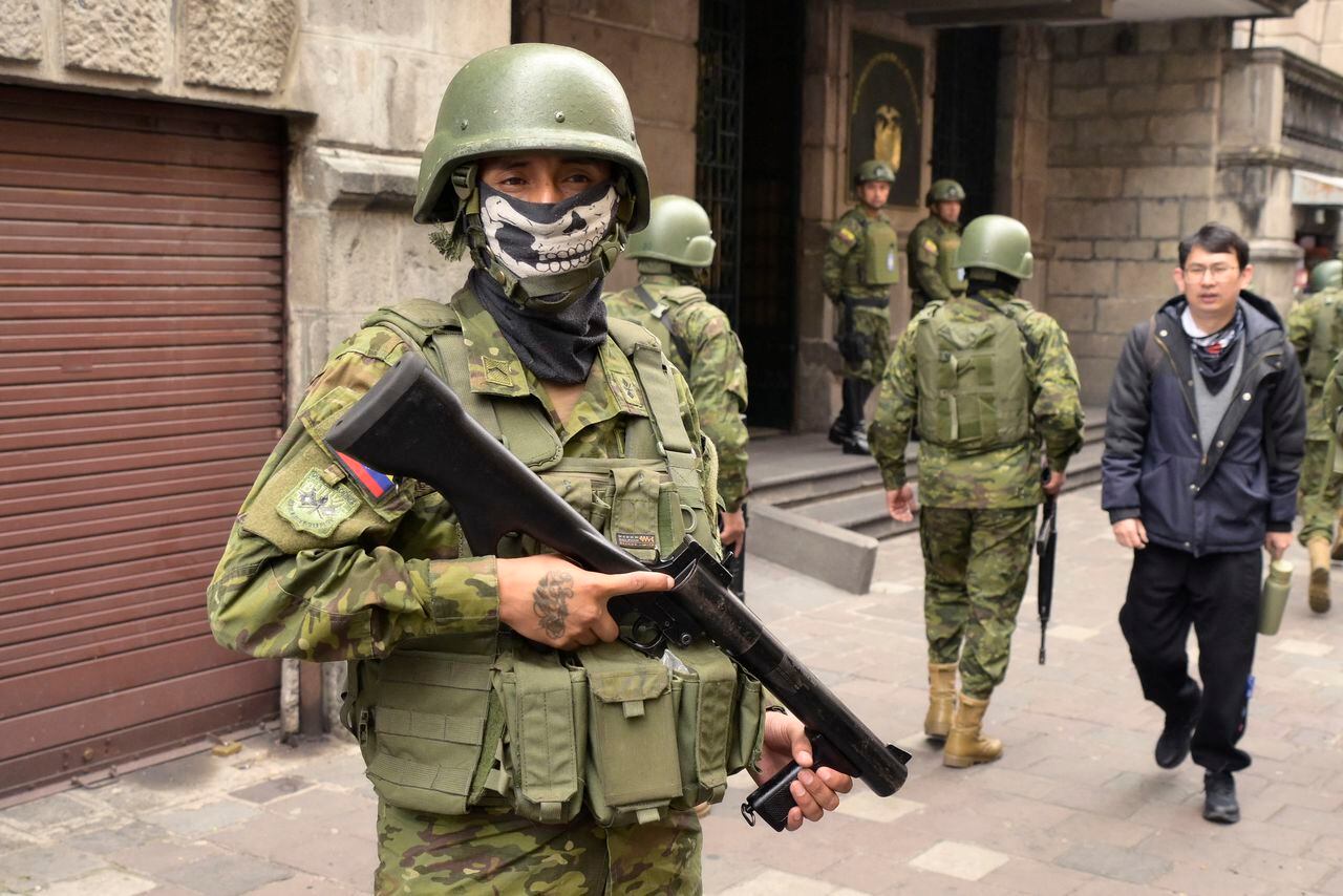 Esta es la primera crisis que enfrenta el Gobierno ecuatoriano (Photo by Rodrigo BUENDIA / AFP)
