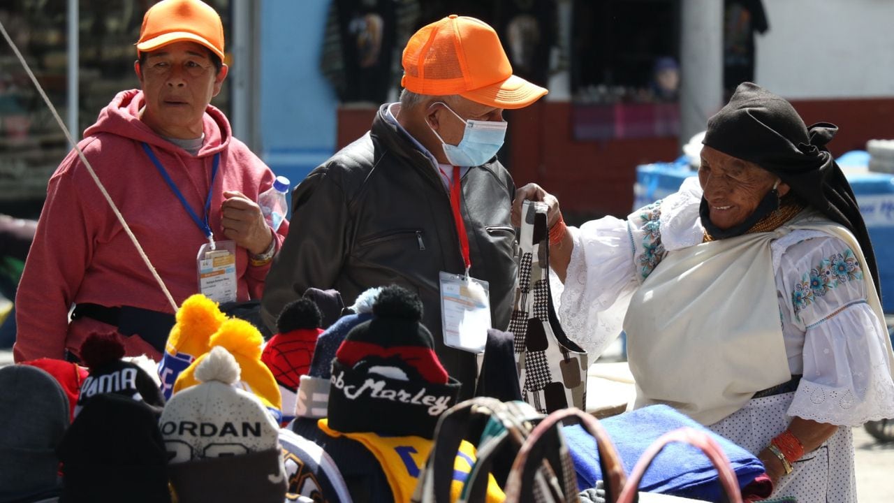 Adultos mayores de Tocancipá visitan Ecuador