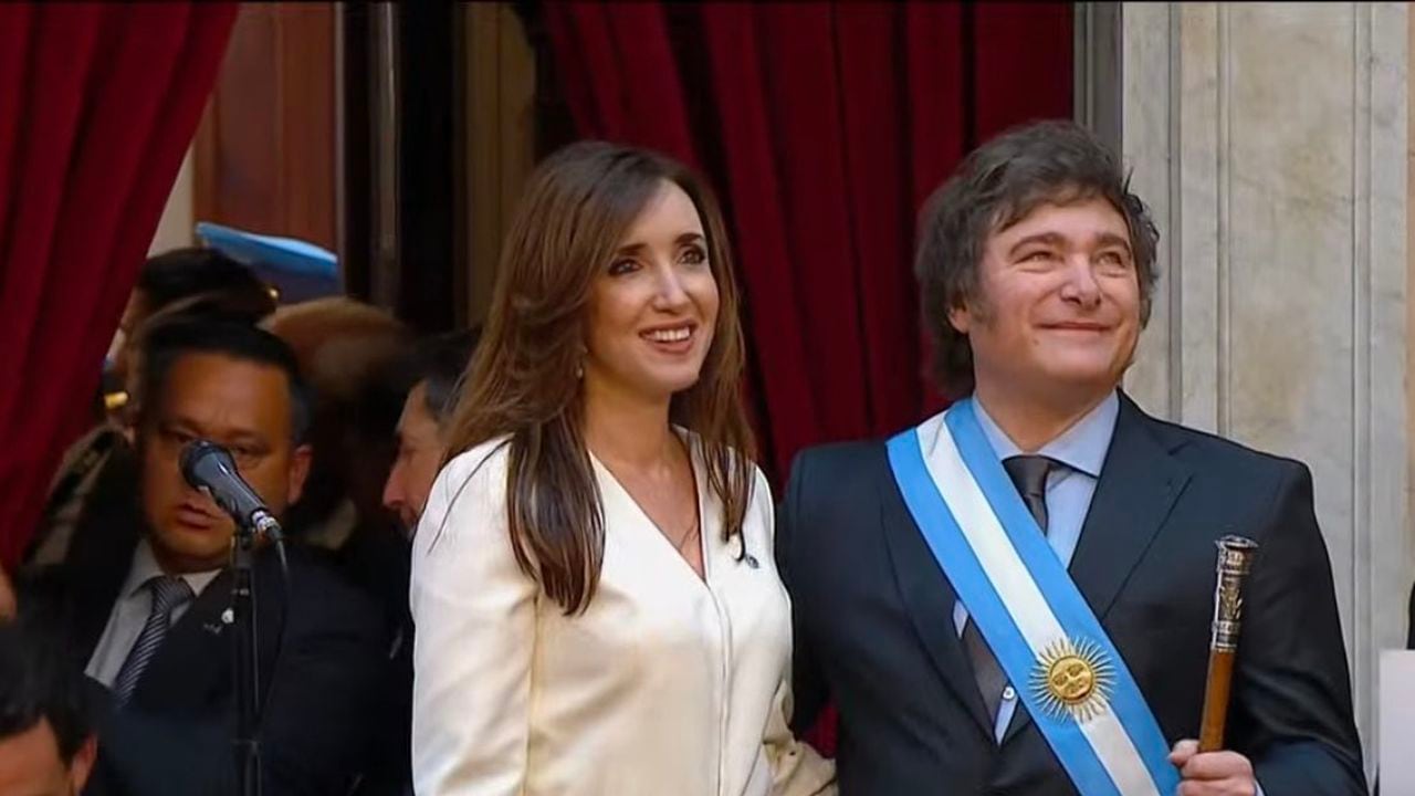 Javier Milei juró junto con la nueva vicepresidenta Victoria Villaruel.