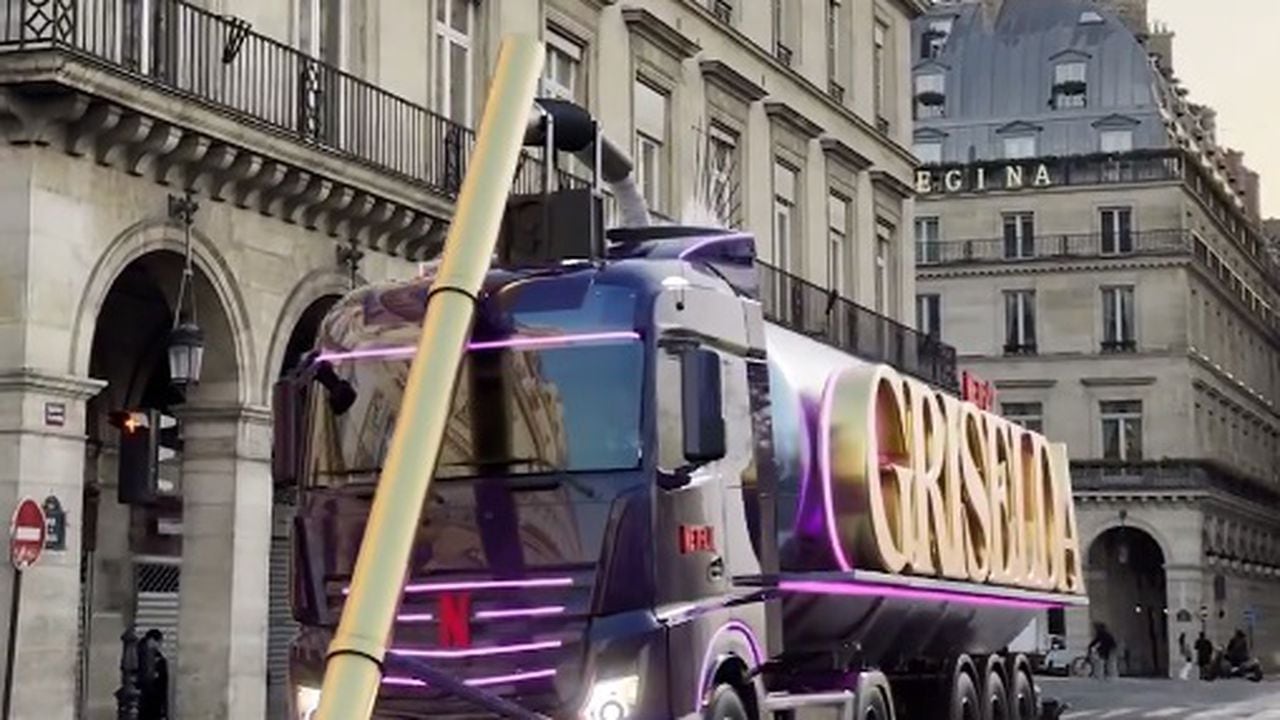 Camión con publicidad alusiva a 'Griselda'.