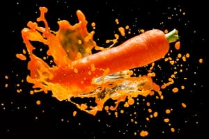 El jugo de zanahoria y piña puede ayudar a prevenir enfermedades oculares.