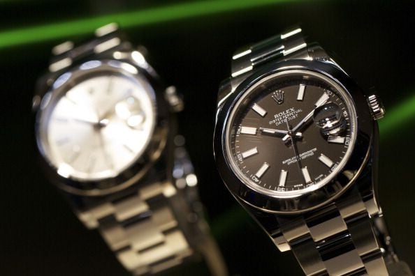 Los relojes de pulsera "Oyster Perpetual Datejust", fabricados por Rolex, se exhiben durante la feria de relojes Baselworld en Basilea, Suiza.