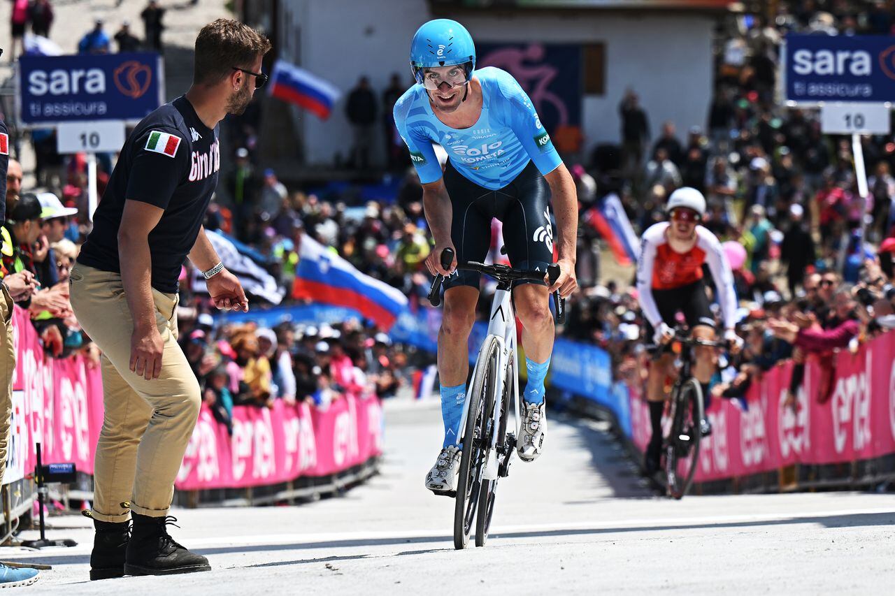 Davide Bais, del EOLO, ganó una etapa del Giro de Italia.