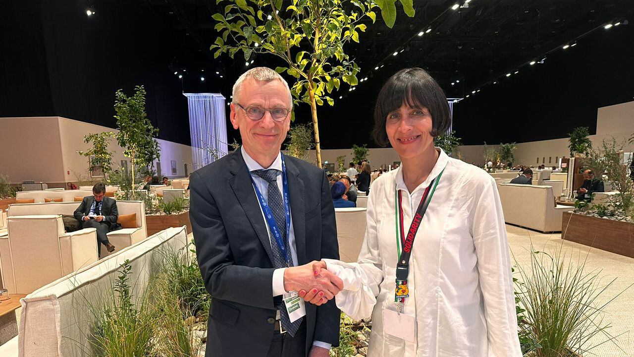 David Cooper, secretario ejecutivo de la Conferencia de las Partes de Biodiversidad de la ONU y la ministra de Ambiente y Desarrollo Sostenible, Susana Muhamad.