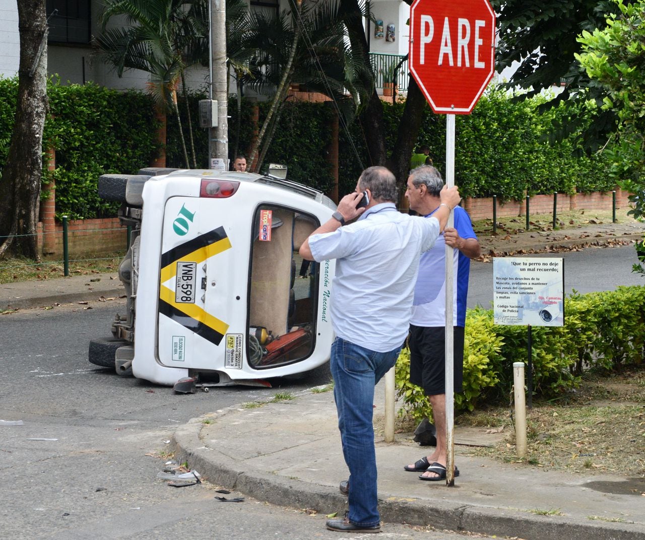 Cali: Informe de accidentes, choques de latas, con heridos y simples. Foto José L Guzmán. EL País. junio 8-23