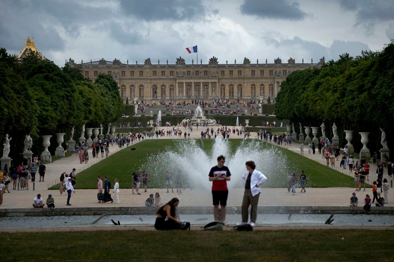 Palacio de Versalles, uno de los lugres evacuados por amenaza de bomba este 14 de octubre en París.
