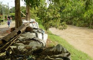 Unas 52 familias de las vegas junto al río Bolo, en el casco urbano de pradera les preocupa el rumor de una creciente, hace tres años el río se desbordo metiéndose las casas