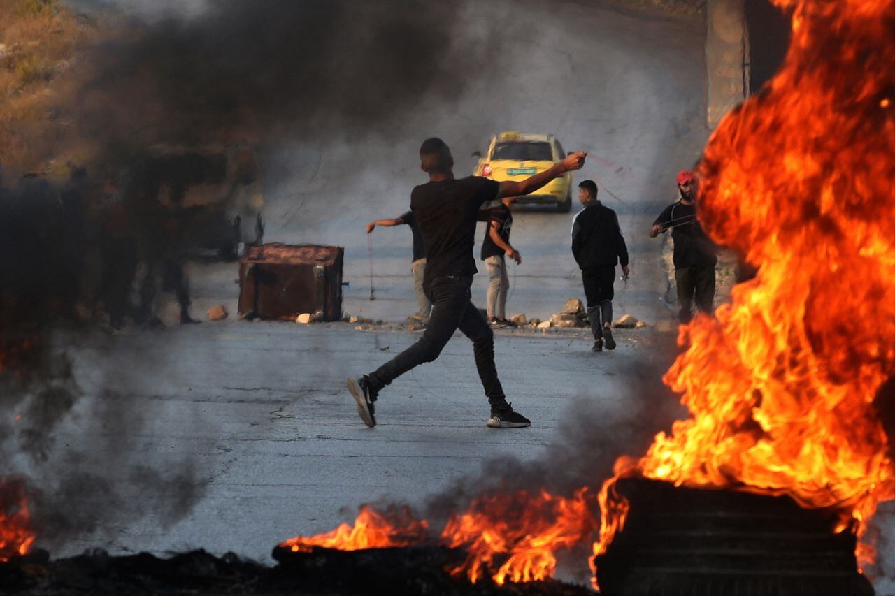 Los ataques son los más duros que se han registrado en los últimos 50 años. (Photo by Jaafar ASHTIYEH / AFP)