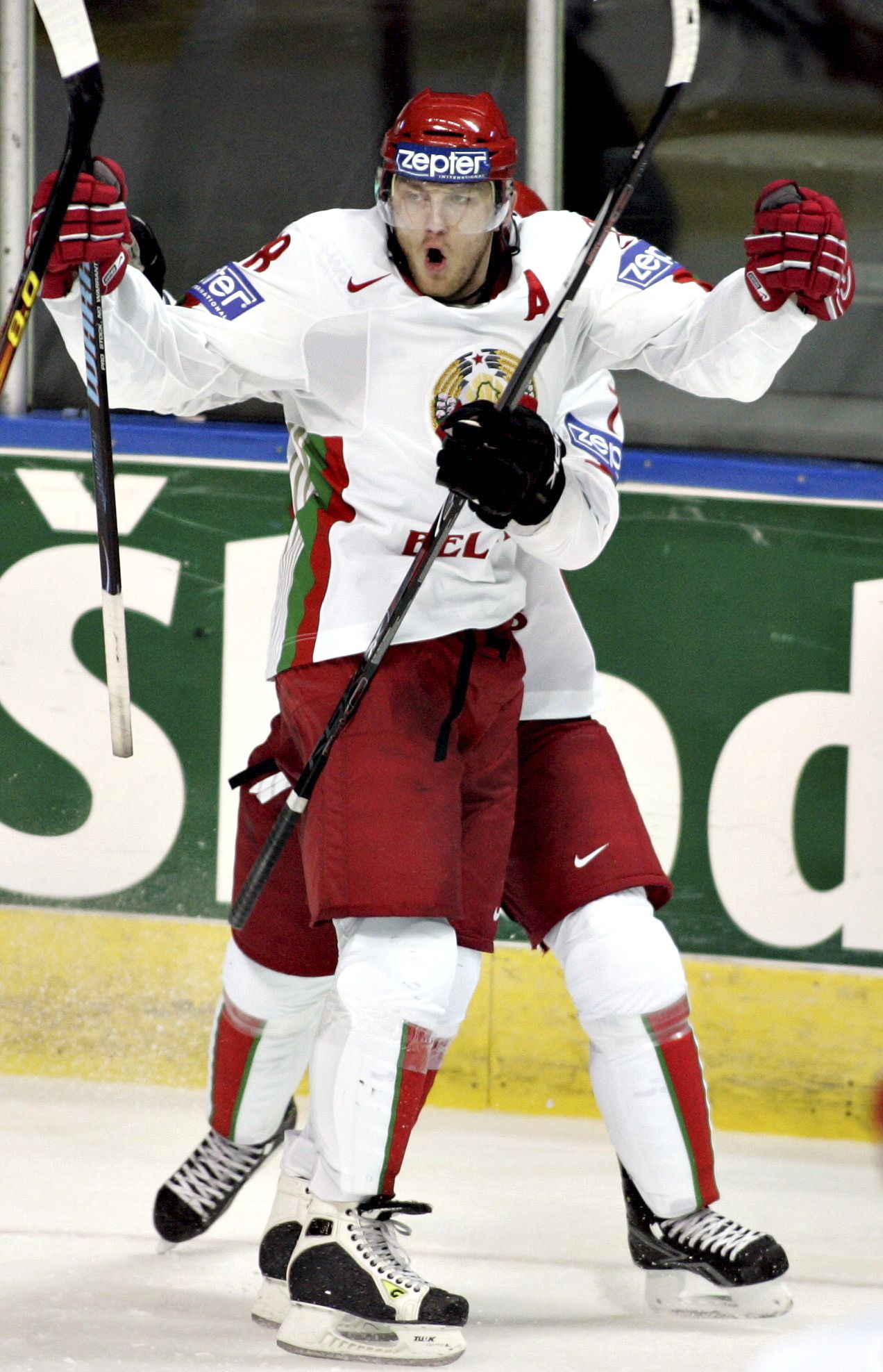 Konstantin Koltsov representando a Bielorrusia en el campeonato Mundial de Hockey (2008).