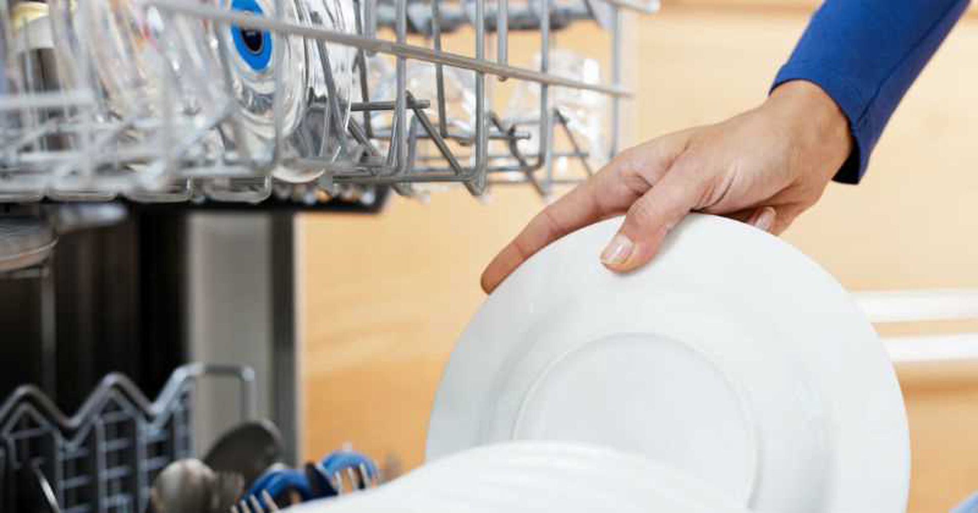 Errores habituales que cometes con los productos de limpieza y que pueden  costarte un disgusto