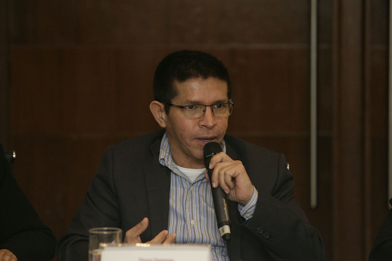 Denis Silva, vocero de Pacientes Colombia, asegura que el proyecto de ley no defiende a los pacientes.