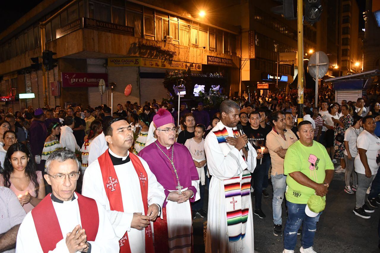 Cali: Semana Santa, Viernes Santo, procesión del Santo Sepulcro, Catedral de Cali.  foto José L Guzmán. El País