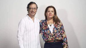 Mary Luz Herrán junto a Gustavo Petro.