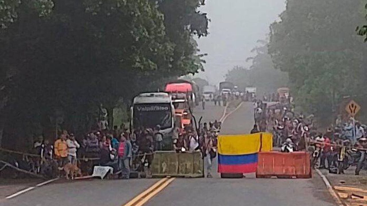 Los manifestantes están ubicados en el sector del intercambiador La Lizama, ubicado en el kilómetro 6.
