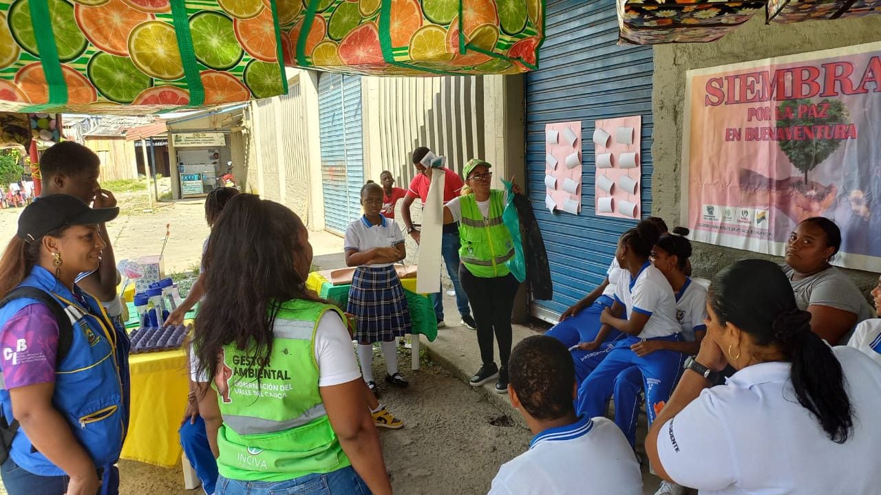 Grupos de jóvenes por medio de sus instituciones educativas también se han adentrado en el campo del liderazgo social y de los proyectos que buscan el beneficio general de la población del Puerto.