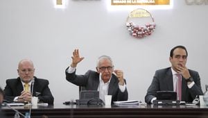 Debate Comisión Primera del Senado debate de control político sobre la escasez de medicamentos 
ministro de Salud Guillermo Alfonso Jaramillo