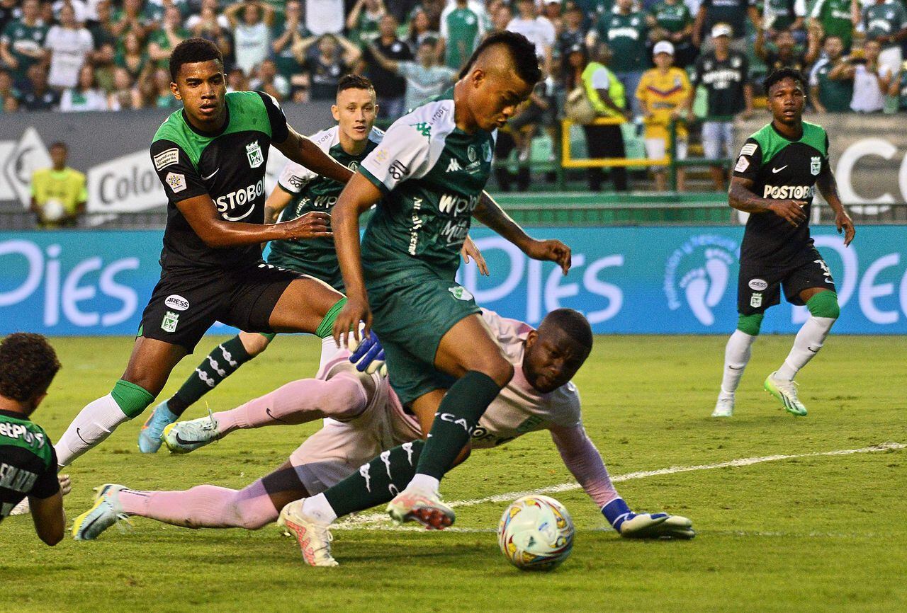 Afición: Futbol, Deportivo Cali 1 -Nacional 1 Agosto, Liga BetPlay.  Agosto 6-23. Foto José L Guzmán. El País