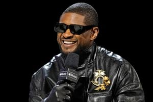Usher habla en una conferencia de prensa previa al Super Bowl 58 de la NFL el jueves 8 de febrero de 2024, en Las Vegas. Usher se presentará durante el espectáculo de medio tiempo del Super Bowl. (Foto AP/John Locher)