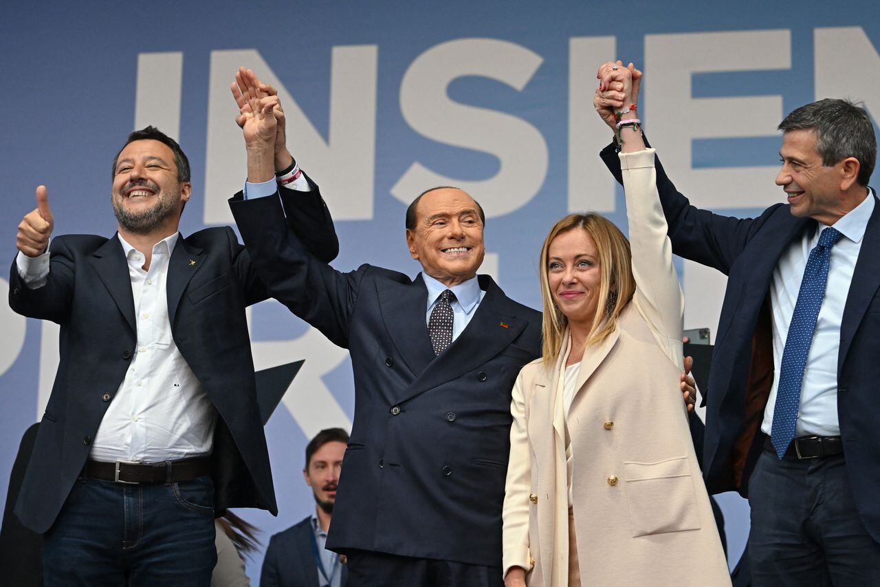 Giorgia Meloni llegó al poder liderando una coalición formada por el posfascista Hermanos de Italia; La Liga, el partido antimigración del populista Matteo Salvini, y el partido Forza Italia (conservador), de Silvio Berlusconi.
Foto: Agencia AFP