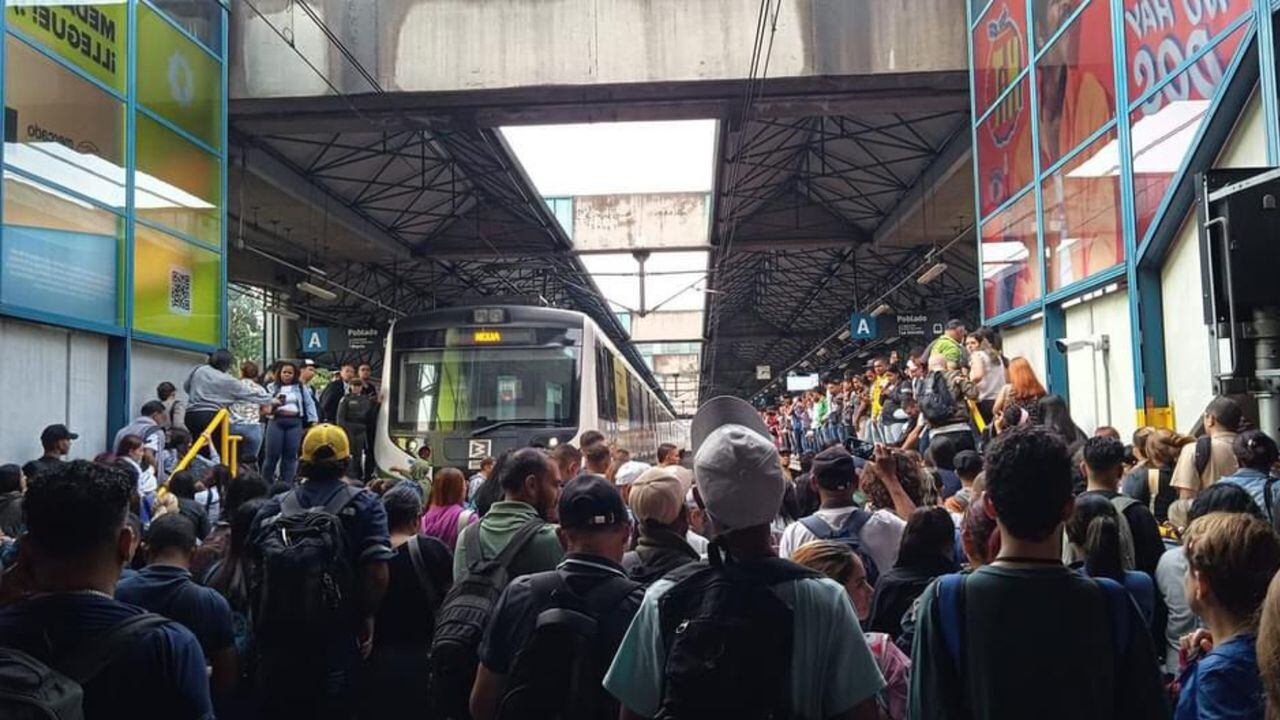 Caos en Medellín por demoras en el Metro este 22 de agosto.