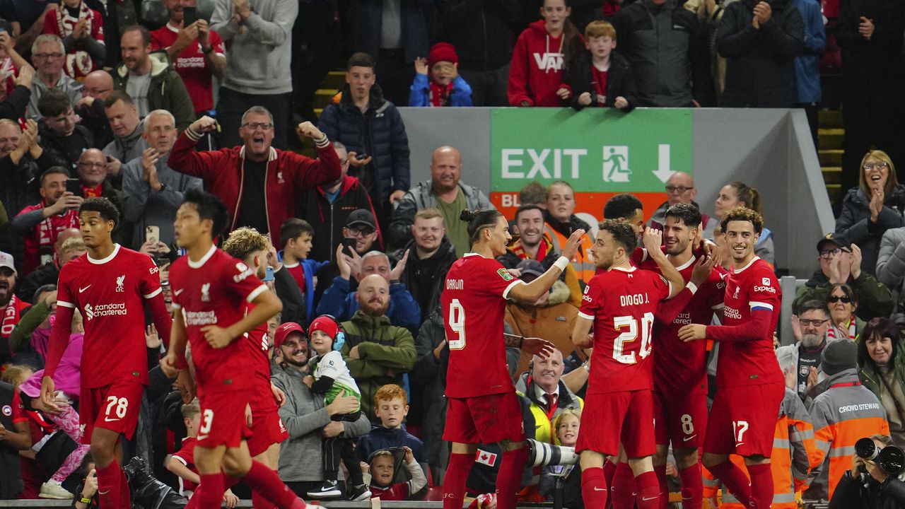 Liverpool celebrando la victoria sobre el Leicester por la tercera jornada de la EFL Cup