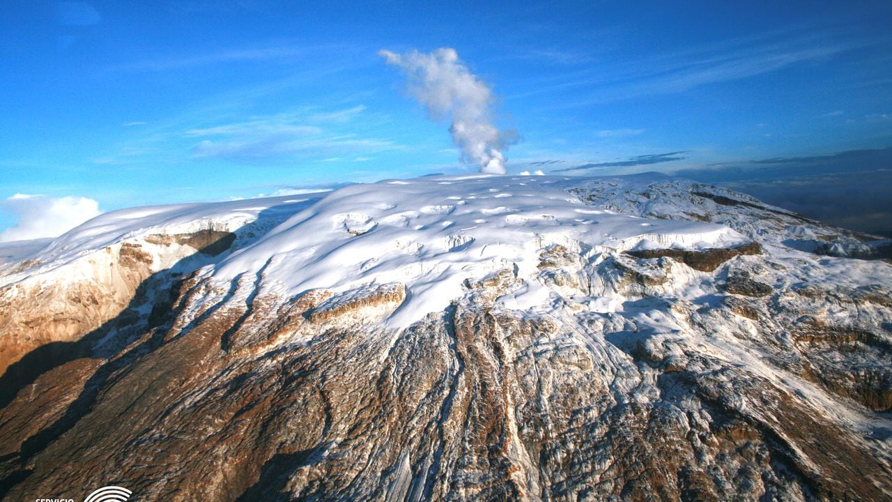Las fotos del volcán Nevado del Ruiz y su actividad en los últimos días.  Foto: Servicio Geológico Colombiano