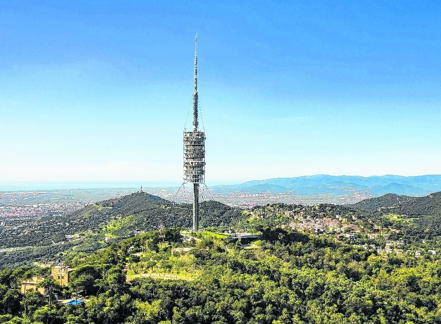 El proyecto de construir una antena central en la ciudad, como la Torre Collserola en España, parece estar frenado. | BARCELONA, CATALONIA, SPAIN - Torre de Collserola (Photo by Frank Bienewald/LightRocket via Getty Images)