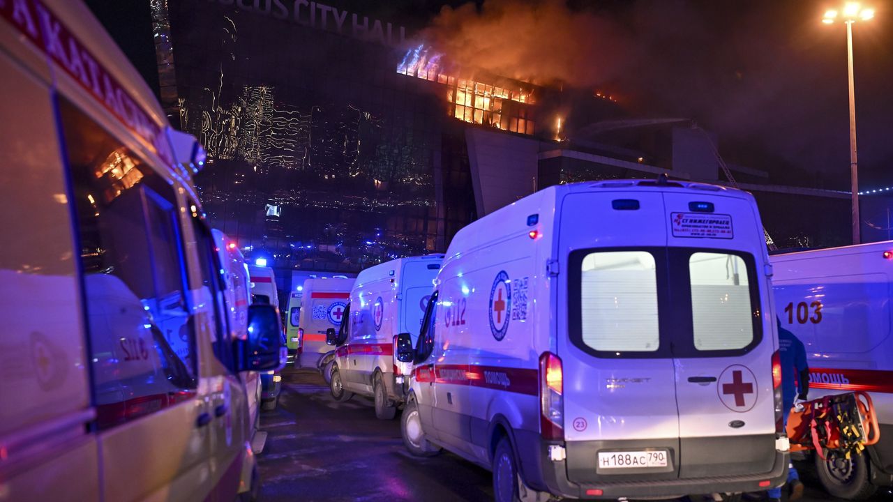 Fue el ataque más letal registrado en Rusia y provocó un incendio en la sala de conciertos, cuyo techo se derrumbó.