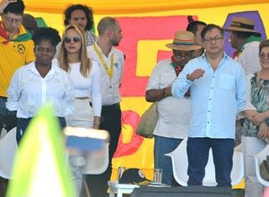 Presidente Gustavo Petro hace presencia en la minga indígena en puerto resistencia
