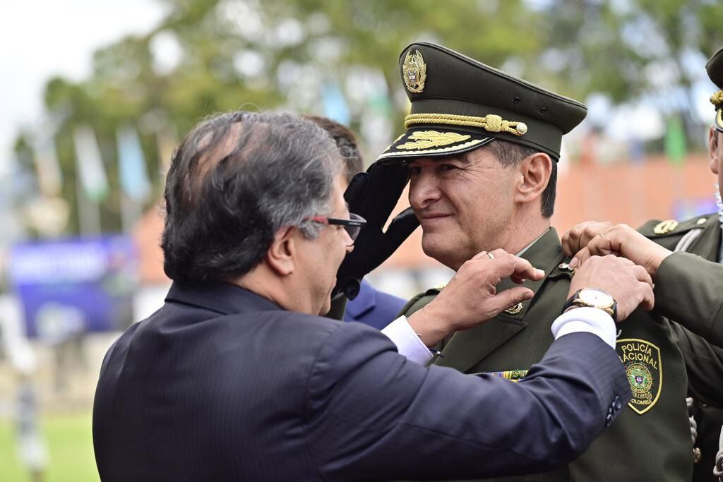Presidente Gustavo Petro, en el ascenso al mayor general William Salamanca, director de la Policía Nacional.
