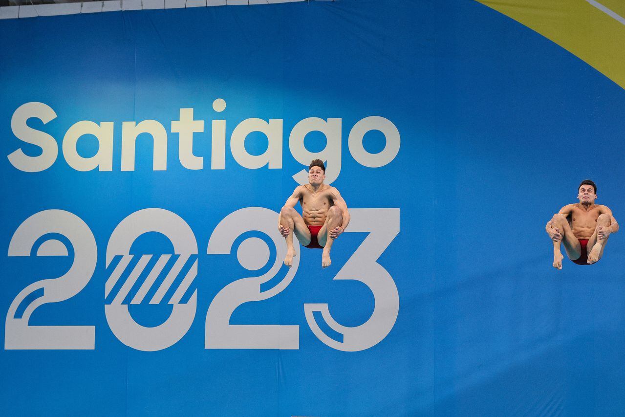Rodrigo Diego y Osmar Olvera del Equipo de México durante el trampolín de 3m Sincronizado Masculino en el Centro Acuatico en el Día 4 de los Juegos Panamericanos Santiago 2023 el 24 de octubre de 2023 en Santiago, Chile.