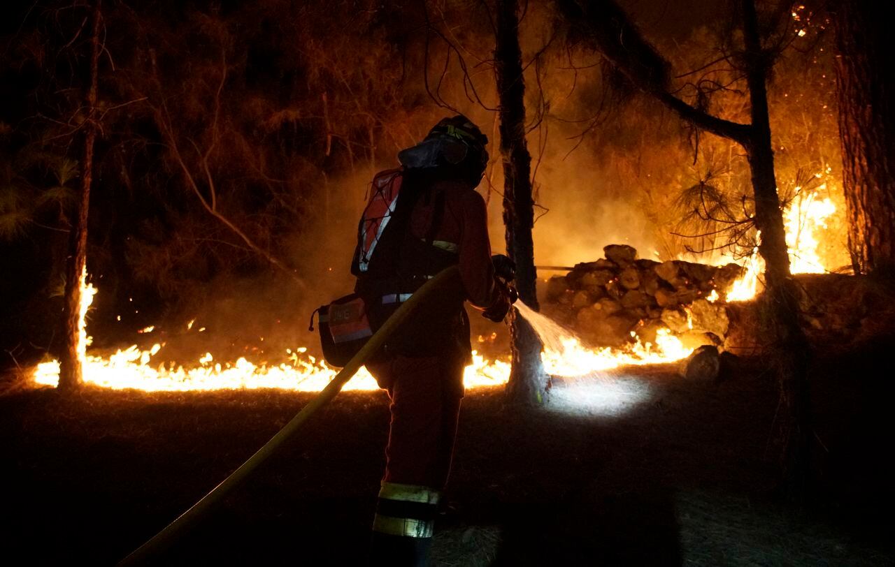 El incendio en Tenerife, España, ha sido uno de los peores en los últimos 40 años.