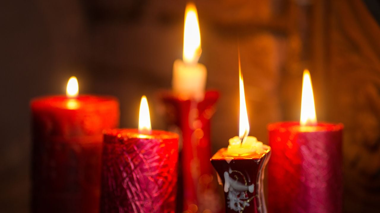 El uso de la vela de los siete arcángeles en un ritual consciente puede ser un viaje transformador hacia la espiritualidad y el autodescubrimiento.