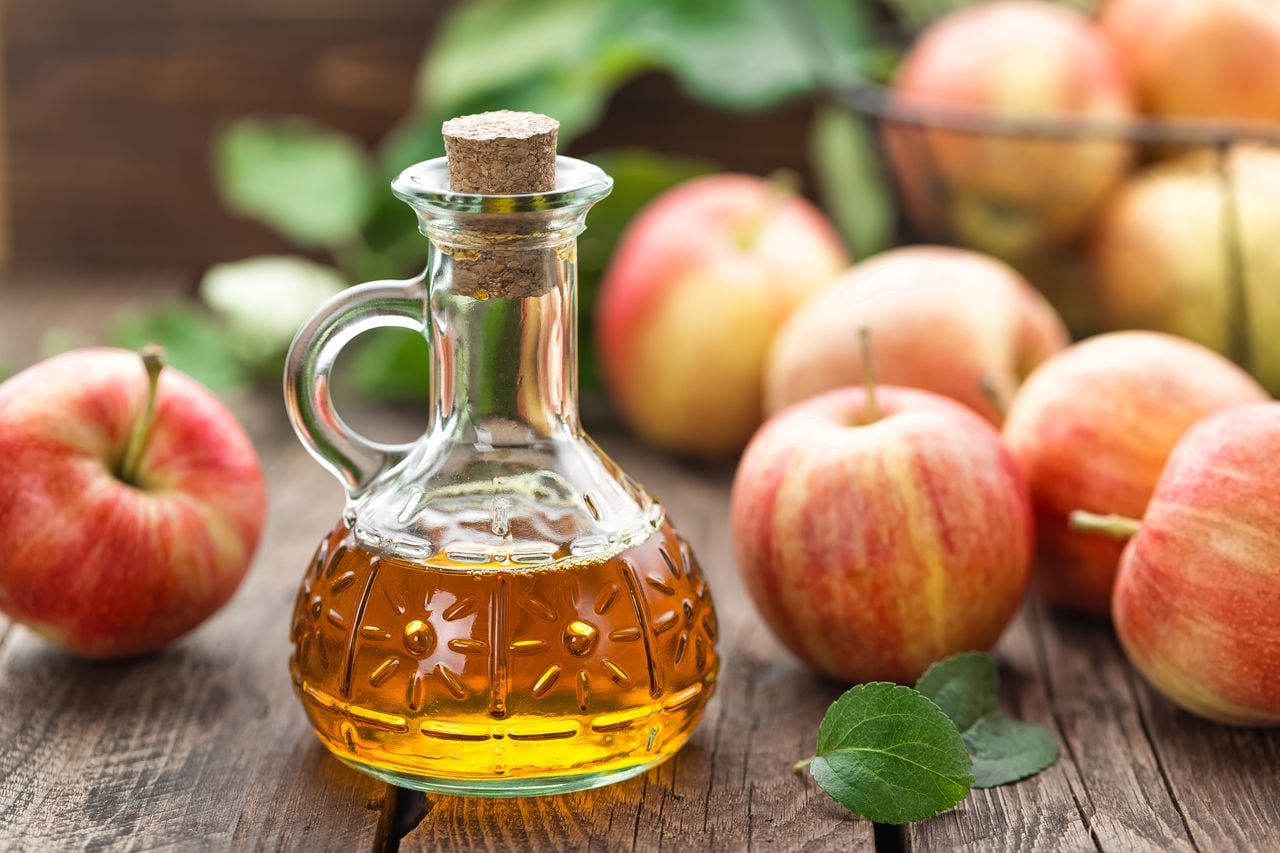 Vinagre de manzana: así deberá utilizarlo para eliminar la caspa de manera natural