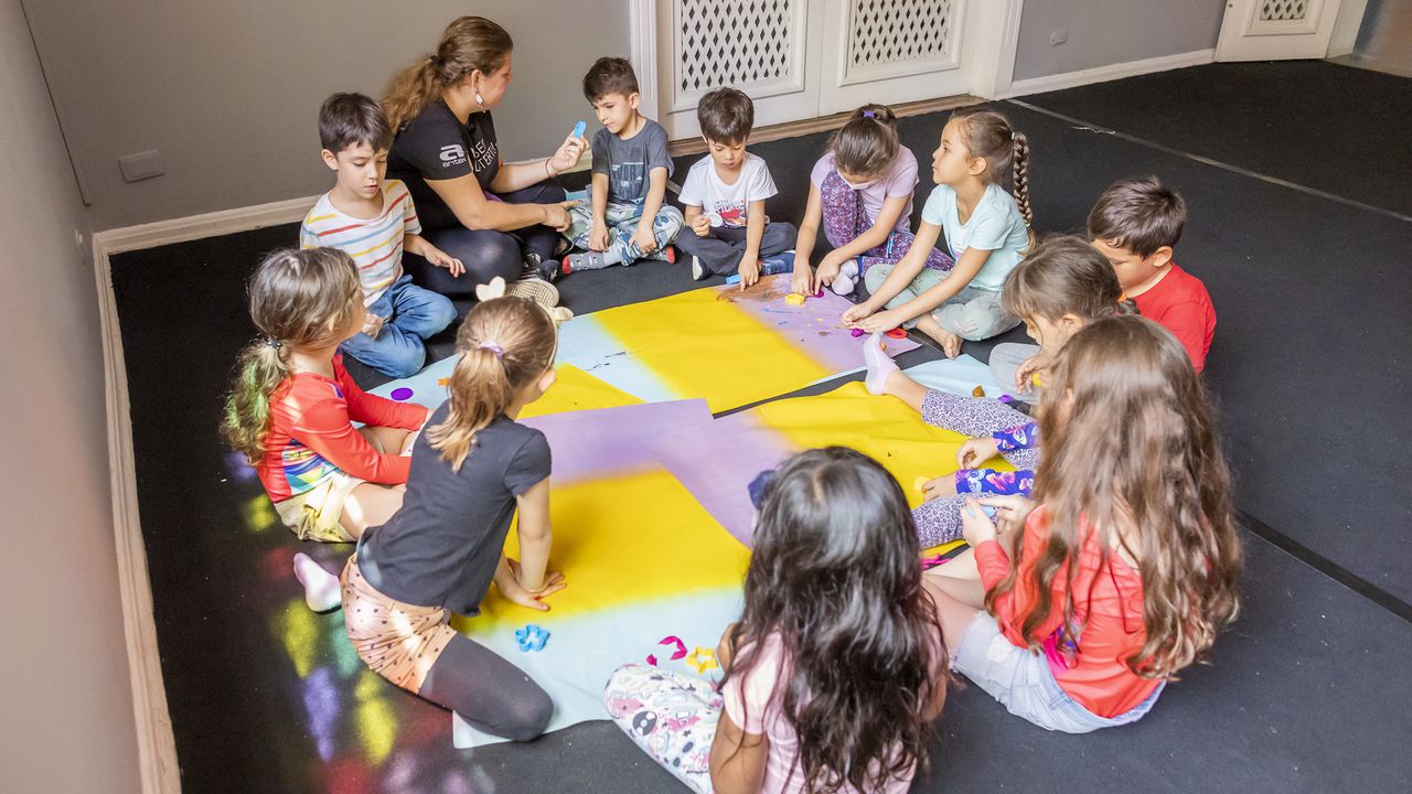 La oferta de vacaciones recreativas en el Museo La Tertulia, que se llevará a cabo entre el 4 y 28 de julio para niños entre 5 y 11 años, consta de talleres de exploración y laboratorios de creación orientados al fortalecimiento de las habilidades.