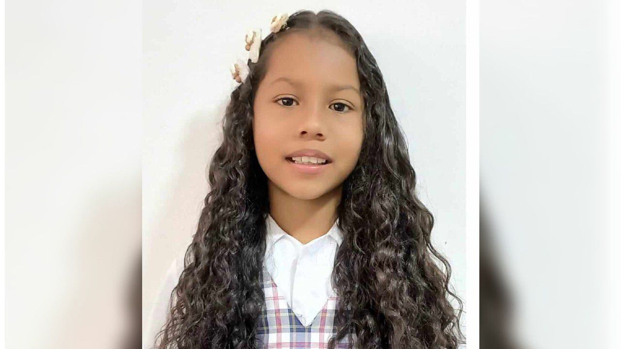 La niña Eva Luna España se encuentra desaparecida. Fue vista por última vez en una iglesia en Engativá. La foto se publica con autorización de su madre.